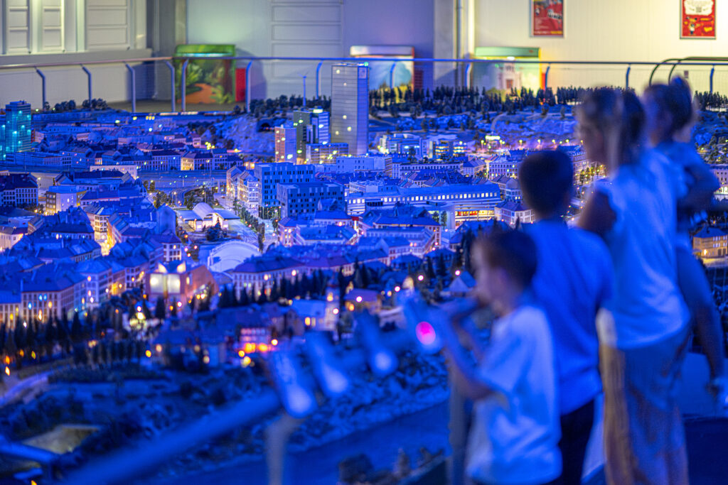 Eisenbahnmodell – Stadt Wien (Nacht)